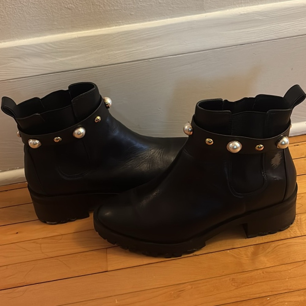 Karl Lagerfeld Paris Pola Studded Chelsea Bootie
 BLACK/ BLACK LEATHER,9.5 M